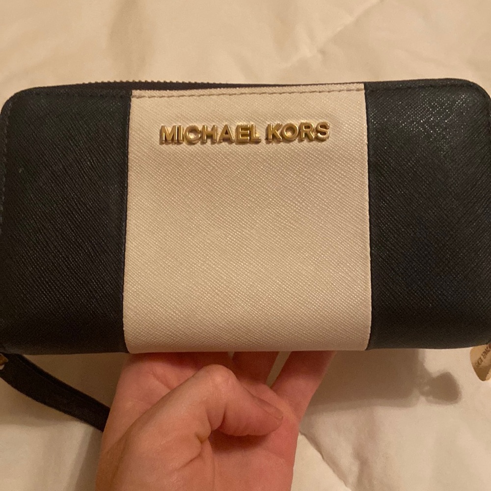 Michael Kors wristlet